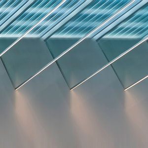 Jeu de lignes abstrait dans des tons bleu-gris