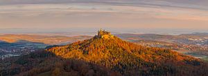 Panorama und Sonnenaufgang im Herbst auf der Burg Hohenzollern