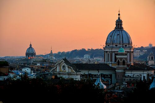 Zonsondergang boven Rome