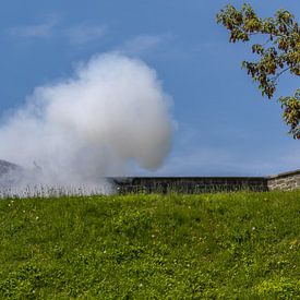 Salute shot in Quebec by Maarten Hoek