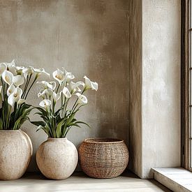 Japandi Bloemen Stilleven | Whispering Callas in Earth Tones van Kunst Kriebels