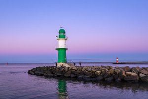 Mole an der Küste der Ostsee in Warnemünde