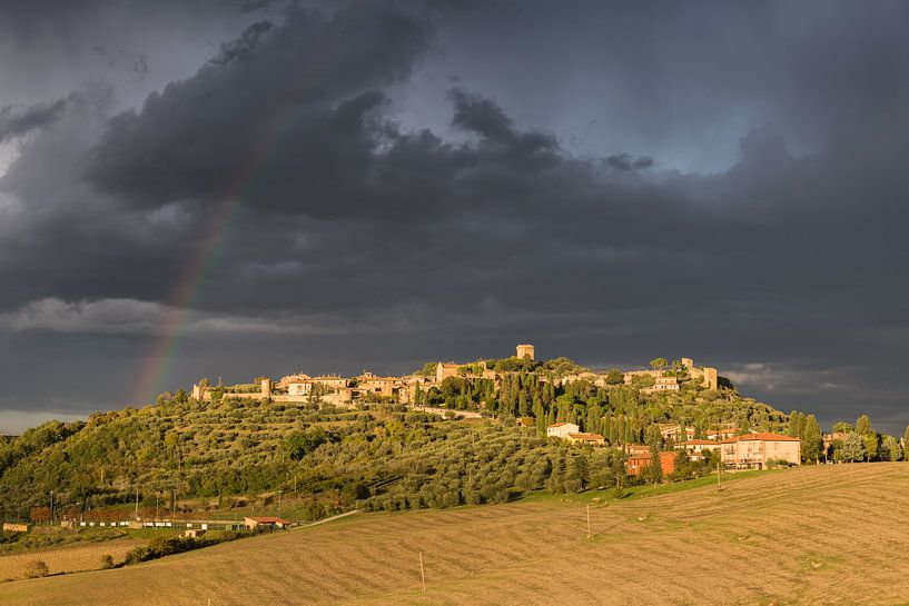 Storm atmosphere in Val d'Orcia by Denis Feiner