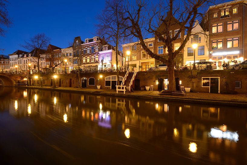 Oudegracht in Utrecht tussen Jacobibrug en Viebrug van Donker Utrecht