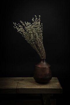 Modern Still Life Dry Flowers in a Vase by Marjolein van Middelkoop