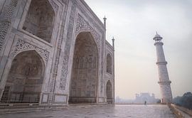 Couple amoureux au Taj Mahal.