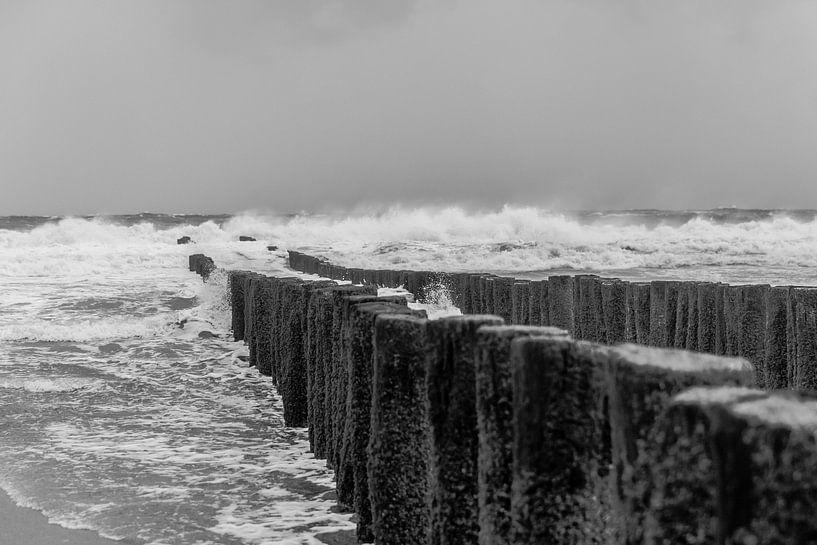 Storm aan zee (Domburg) van Erik Wouters