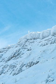 Top van Hochgrat besneeuwd en ijzig van Leo Schindzielorz