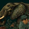 Olifant in Botanisch Goud Rust en Kracht in Detail van Eva Lee