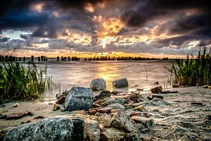 Hollandse wolkenluchten boven de zee