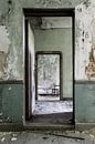 Urbex deuren in een verlaten villa van Steven Dijkshoorn thumbnail