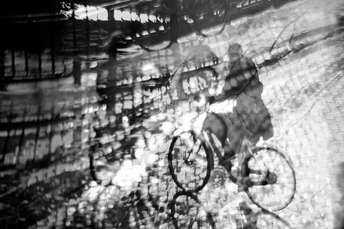 Zonnige fietsers in Amsterdam