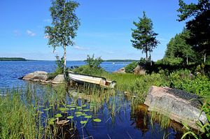 Idyllic lake view by Frank's Awesome Travels