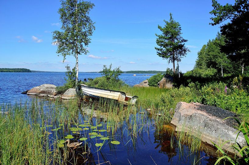 Idyllic lake view by Frank's Awesome Travels