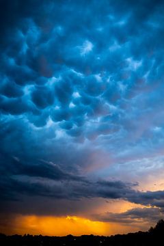 Mammatus clouds by Cynthia Hasenbos