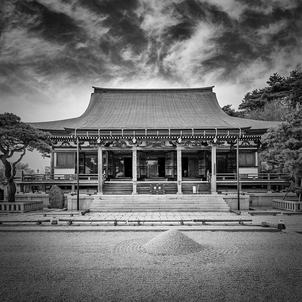 Tenjoji Tempel in Kobe auf dem Berg Maya | monochrom von Melanie Viola