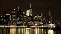 NY Manhattan at night (color) van Jeanette van Starkenburg thumbnail