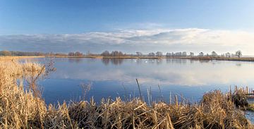 wolken reflectie van George van der Vliet