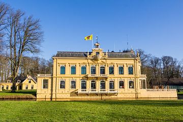 Nienoord castle - sun-drenched showpiece of Leek