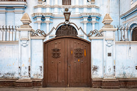 A colourful entrance in Lima, Peru by Andreas Peters