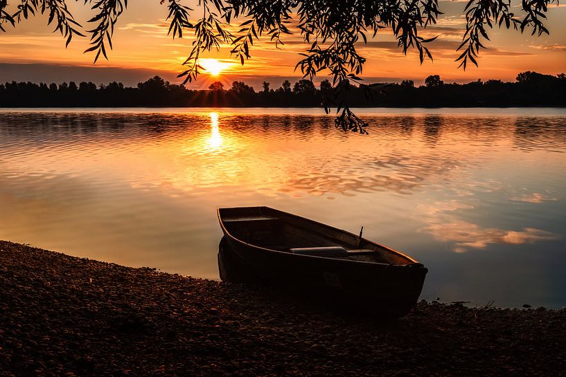 Rowing boat on the lake by Marcus Lanz