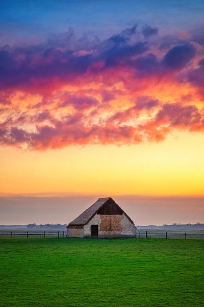 Schapenboet tijdens zonsondergang. van Justin Sinner Photography ( Fotograaf op Texel)