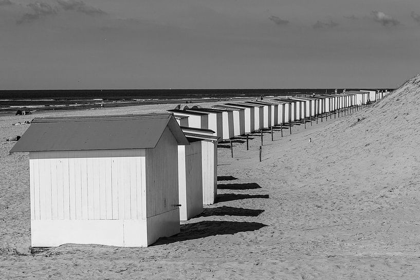Strandhuisjes bij Paal 9 Texel by Henri Kok