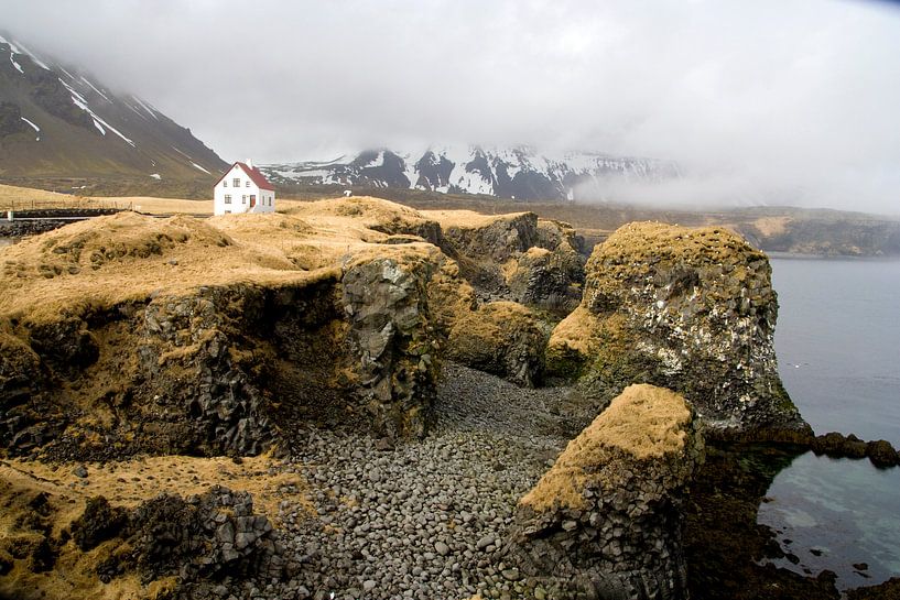 Living on a rock, IJsland von Karin Hendriks Fotografie