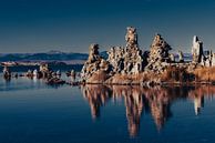 Kalksteen Tufsteen Formatie bij Mono Lake in de Sierra Nevada Californië USA Reflectie van Dieter Walther thumbnail