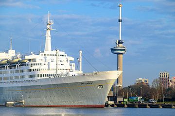 Klassiek oceaanstomer SS Rotterdam in de haven van Rotterdam van Sjoerd van der Wal Fotografie