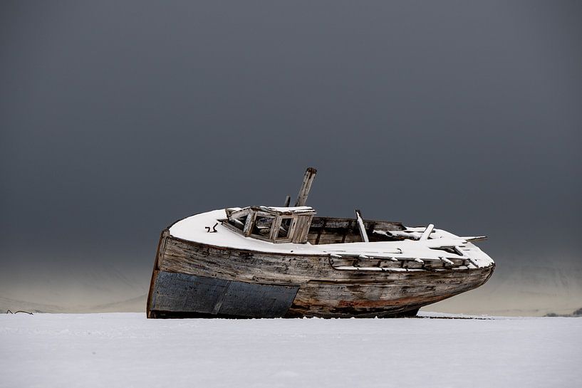 Scheepswrak op Spitsbergen van Ed Klungers
