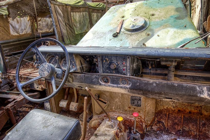 Foto eines verlassenen Autos in HDR von W J Kok