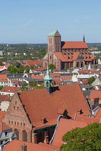 Blick auf Altstadt und  Nikolaikirche vom Turm der Georgenkirche,  Wismar, Mecklenburg-Vorpommern, D