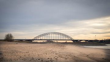 Waalbrug Nijmegen van Cindy Arts