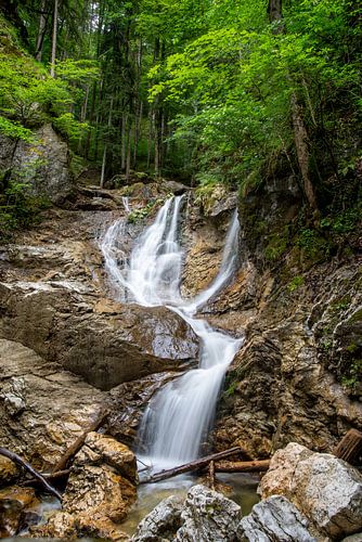 De watervallen van Lainbach aan de Kochelsee