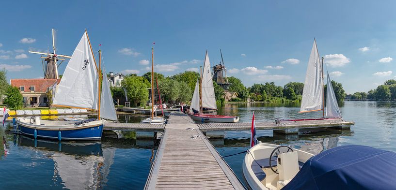 Windmühlen "De Lelie" und "De Ster" an Kralinger See, Rotterdam, Südholland, Nie von Rene van der Meer