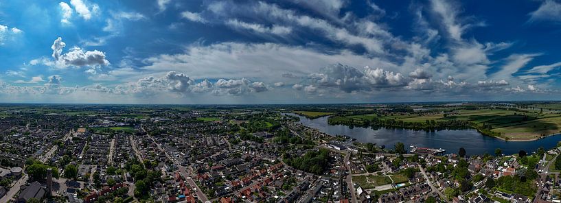 Kerkdriel on the waterfront by Franklin Driessen