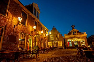 Historisch stadje Sloten in Friesland bij avond van Eye on You