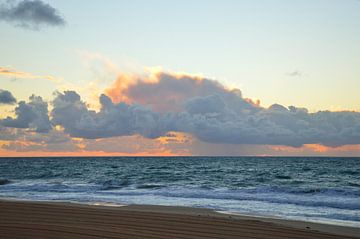 Wolken verdecken den Sonnenuntergang von Frank's Awesome Travels