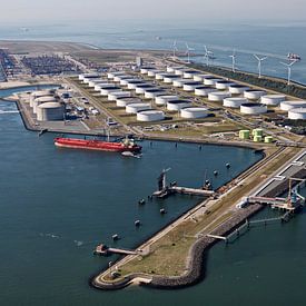 Gate Terminal Rotterdam by Jan-Evert Zondag