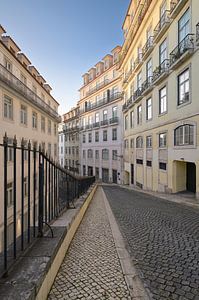 Golden hour in Lissabon - Rustige straat in de Baixa