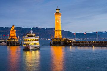 Haveningang in Lindau aan het Bodenmeer van Walter G. Allgöwer