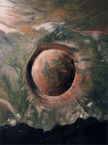 Vulkanischer Krater Lanzarote Luftaufnahme von Dave Adriaanse - Photography