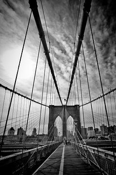 NYC Brooklyn Bridge | Monochroom van Melanie Viola