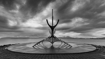 The Sun Voyager by Menno Schaefer