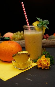 Ananas-Kokos-Limonade mit Grapefruit