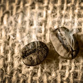 Smoking coffee beans on jute by Humphry Jacobs