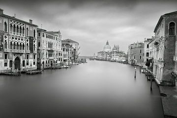 Venedig, Canal Grande mit Blick auf die Basilika Santa Maria della Salute von Bjorn Vandekerckhove