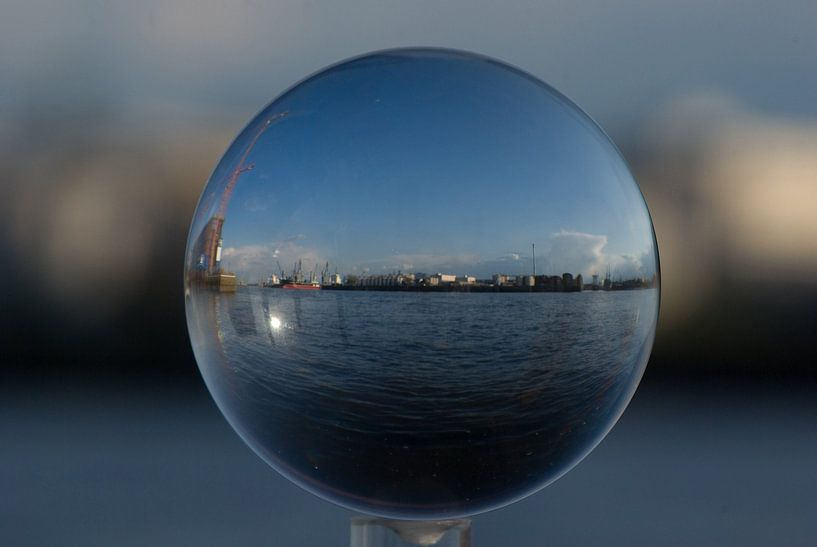 Hamburg, round as a ball by Norbert Sülzner