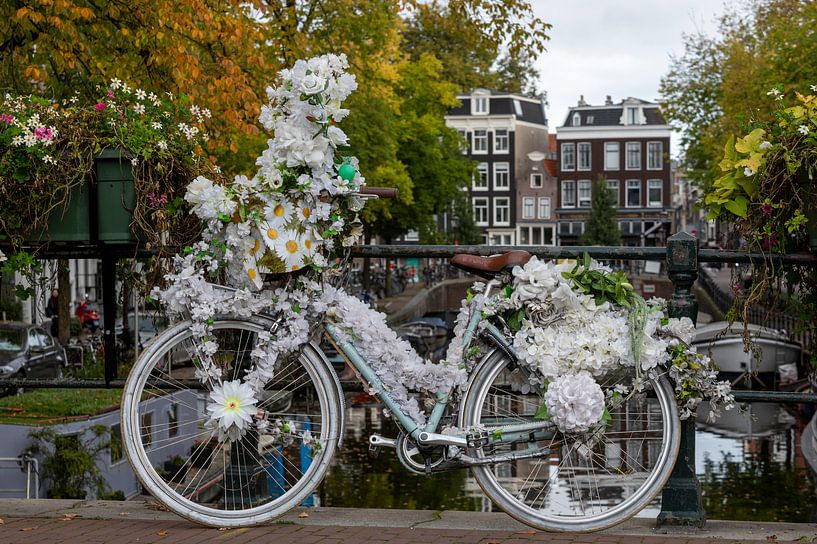 Flower power in amsterdam van Peter Bartelings